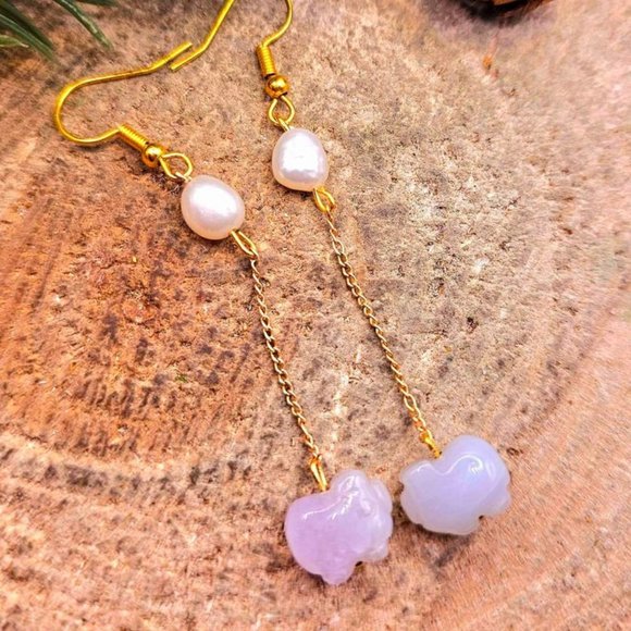 Nature Jade Blessing Pig Dangle Earring - Picture 10 of 10